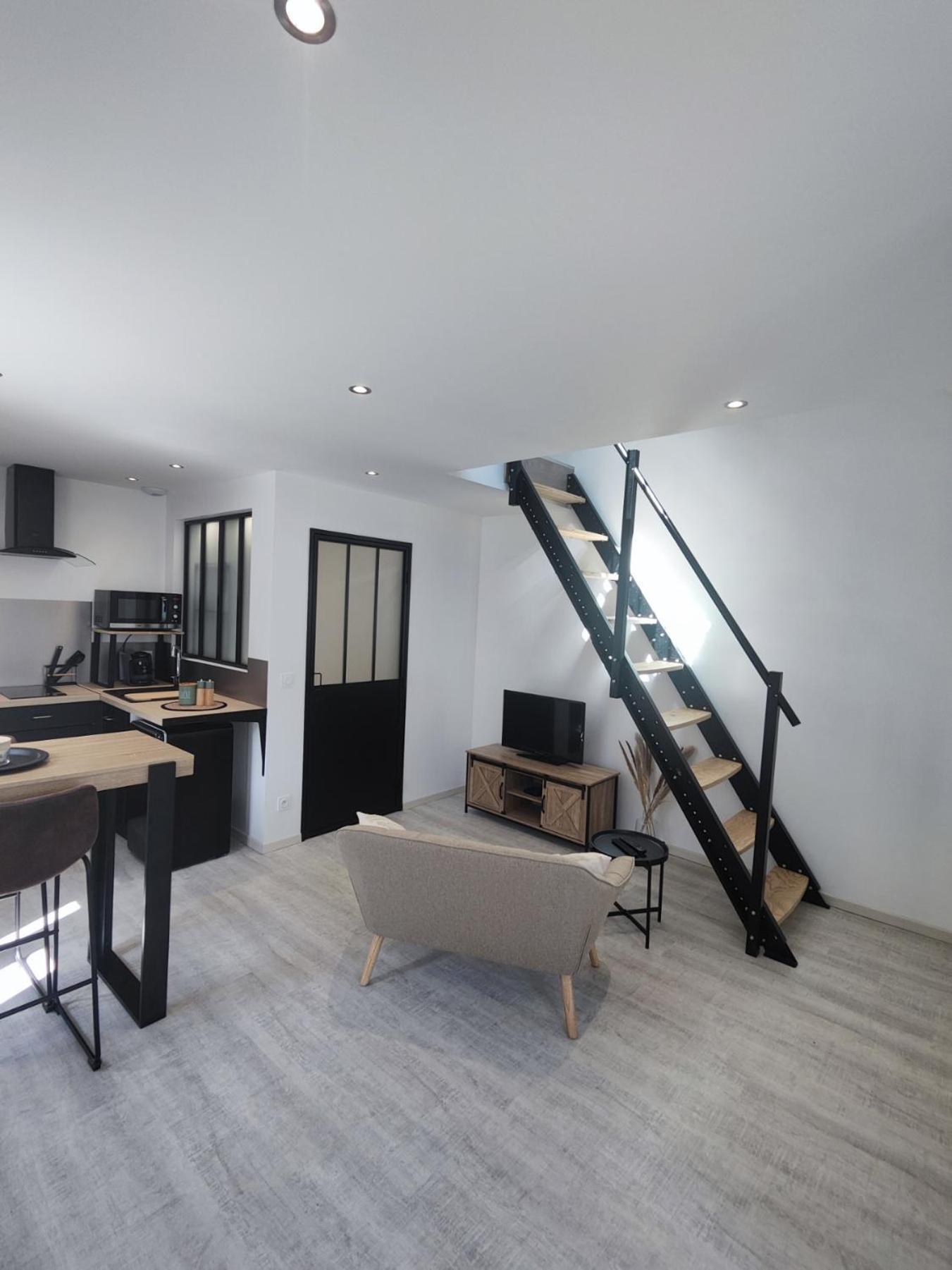 Studio Neuf Situe Au Coeur D'Un Bourg Paisible Pacé Kültér fotó
