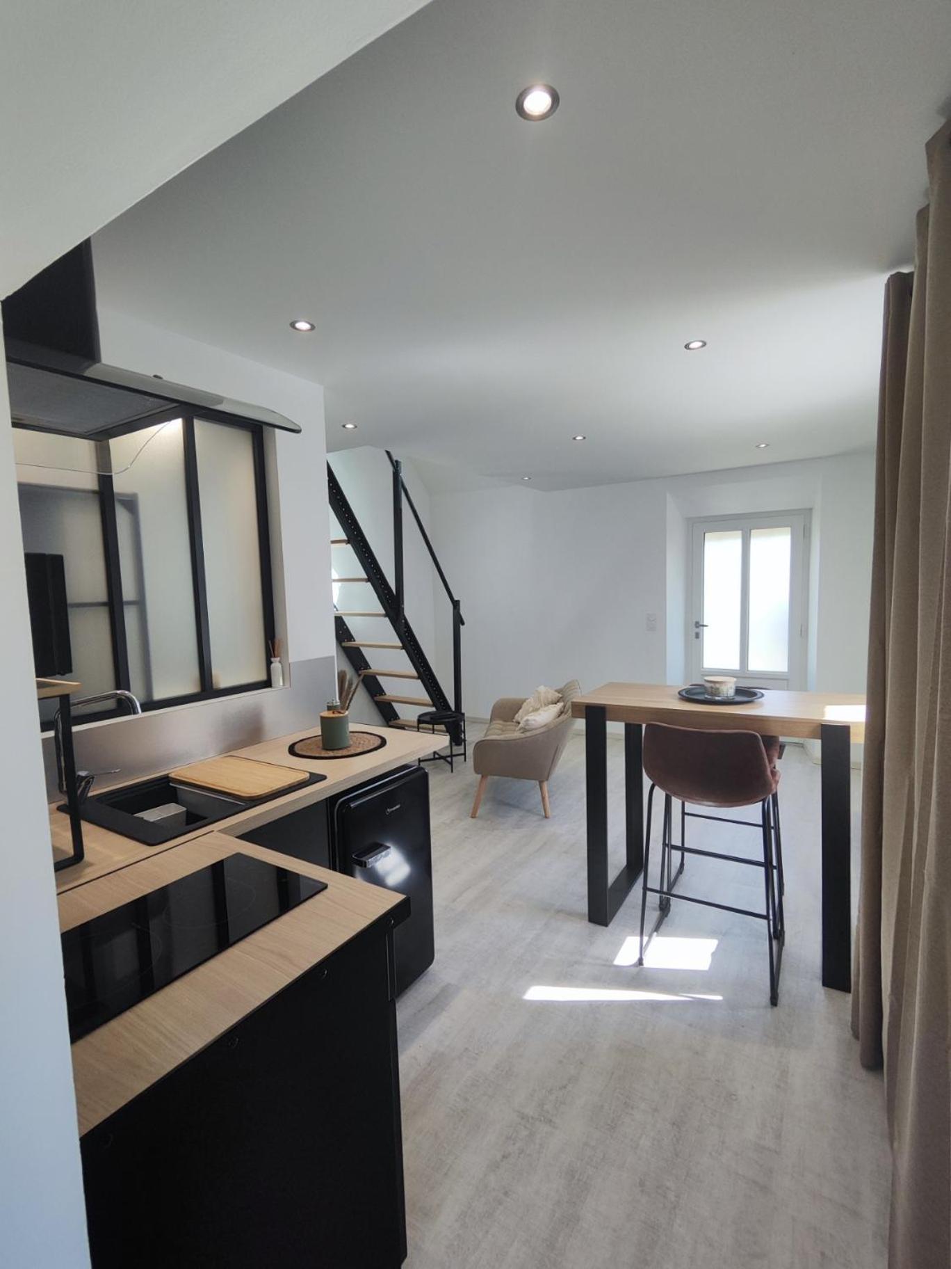 Studio Neuf Situe Au Coeur D'Un Bourg Paisible Pacé Kültér fotó
